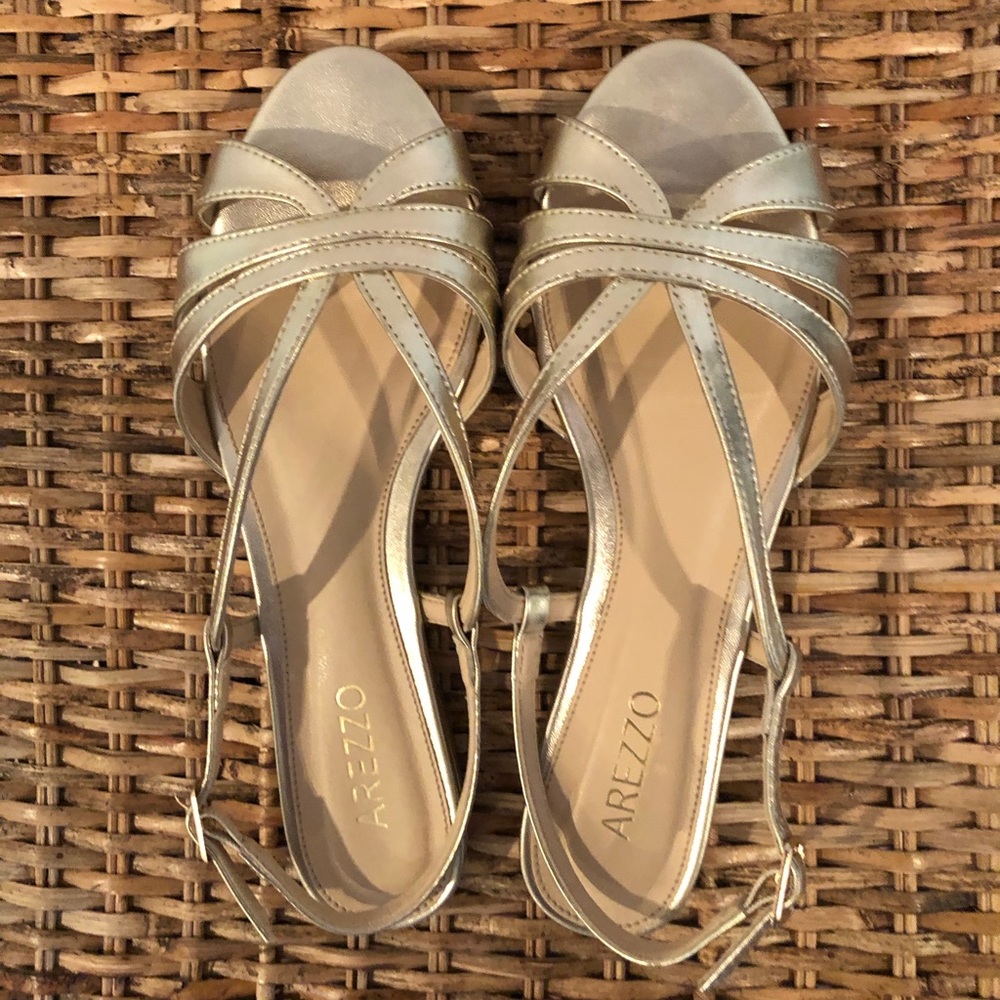 Sandals/ Shoes